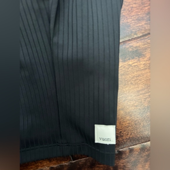 Vuori Inversion Black Ribbed Tank - Picture 5 of 5